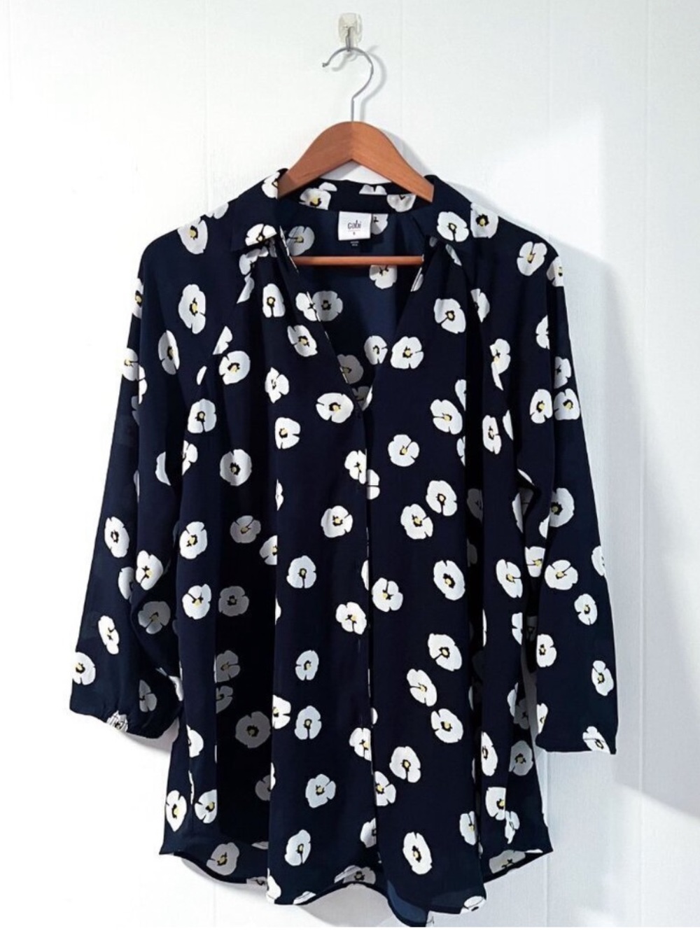 Cabi Go To Button Up Blouse Sz XS-M Navy & White Floral Daisy 3/4 Sleeve
